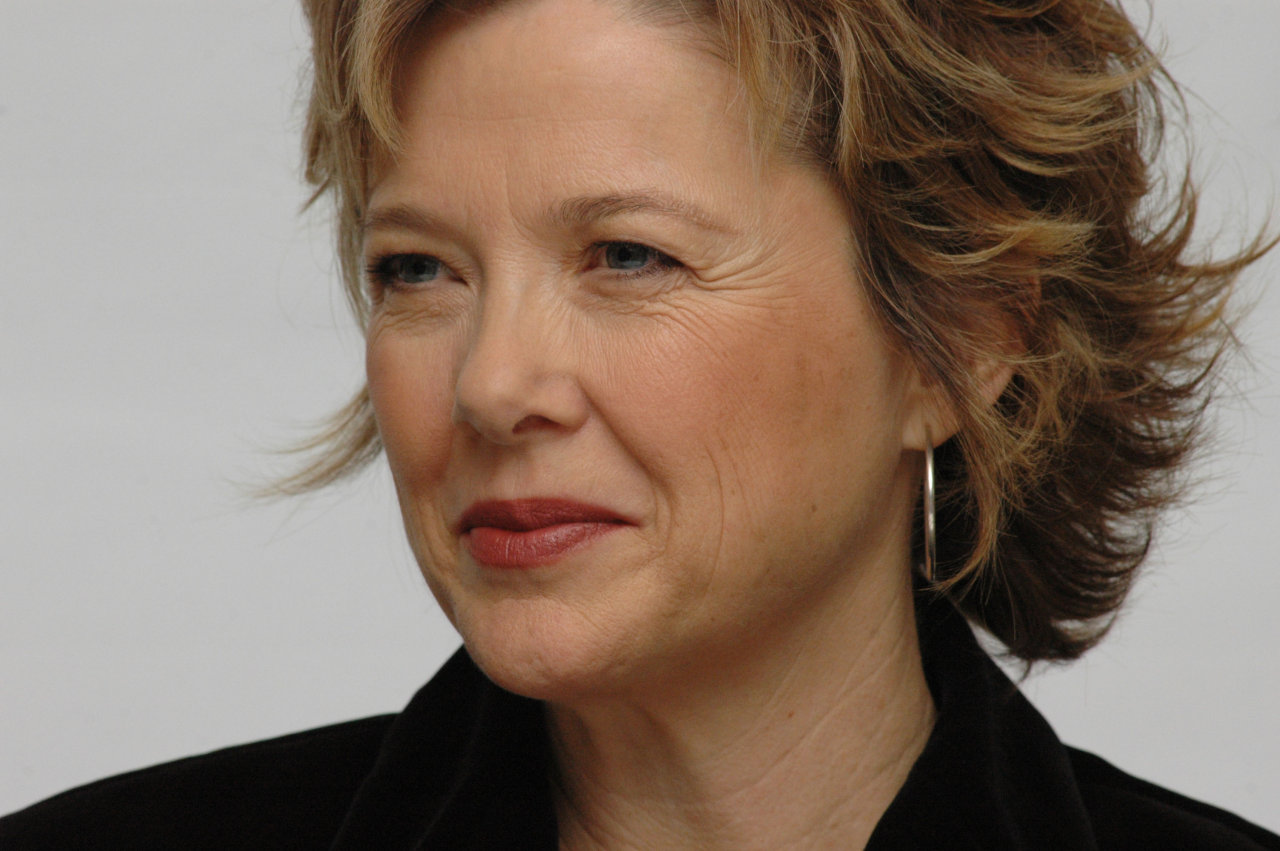 Annette Bening - Wallpaper