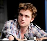 robert pattinson comic con 240709