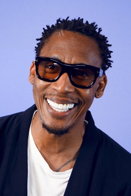  Raphael Saadiq évoque « Something Keeps Calling » en streaming ou téléchargement 