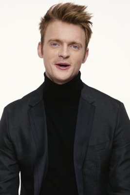  FINNEAS Remercie Apple Music en streaming ou téléchargement 