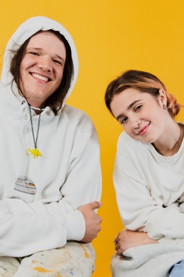  Deaton Chris Anthony Et Clairo évoquent « RACECAR » en streaming ou téléchargement 