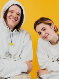 DVD Deaton Chris Anthony Et Clairo évoquent « RACECAR »