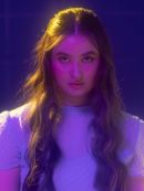 Télécharger Stephanie Poetri évoque 