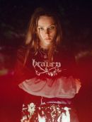 Télécharger Holly Humberstone évoque 