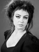 Télécharger Angel Olsen évoque « All Mirrors »