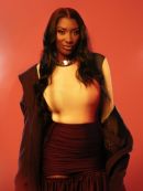 Télécharger Aya Nakamura évoque 